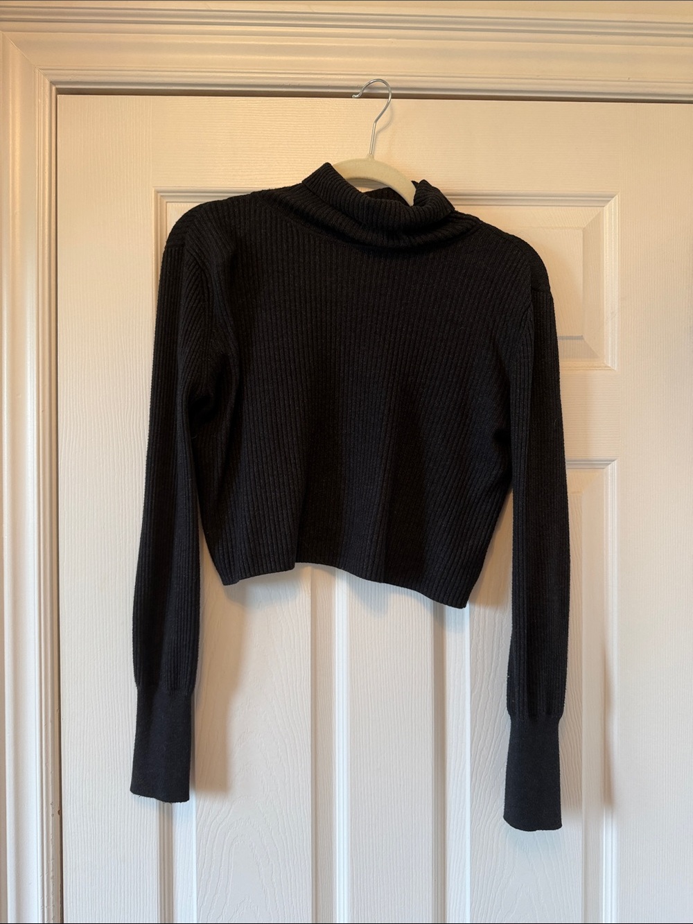 Women's dark grey Ribbed Cropped Turtleneck Sweater